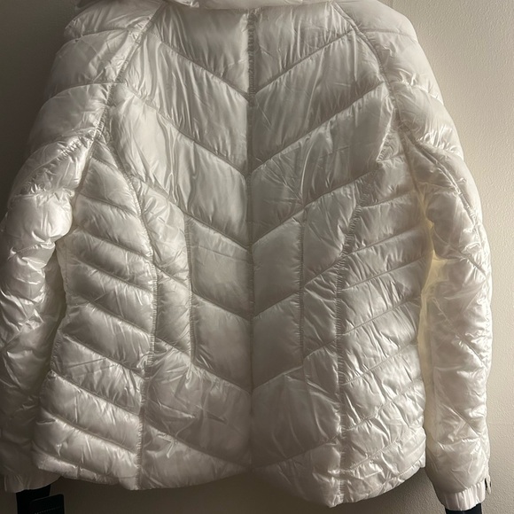 Guess Shiny Cream Puffer Jacket - Picture 5 of 6